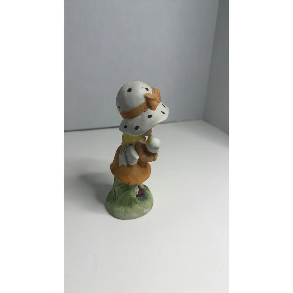 Vintage Girl‎ With Kitten Figurine Polka Dot Hat Ceramic Collectible